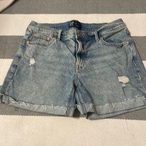 Gap shorts